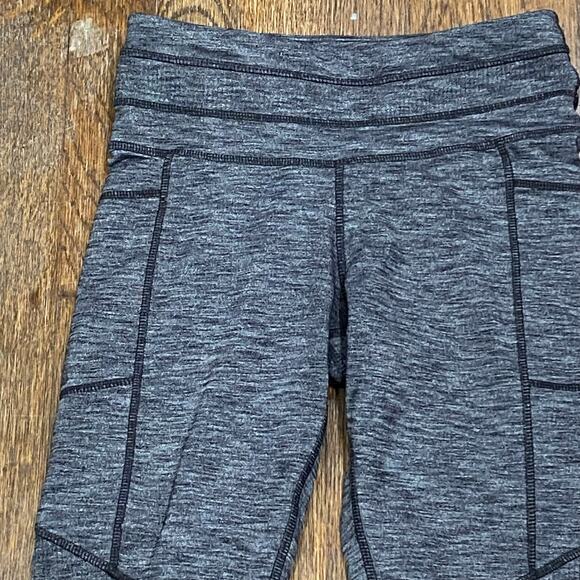 Athleta Grey Leggings Size EXTRA SMALL Grey Black 7/8 Length Compressiom - Picture 8 of 10